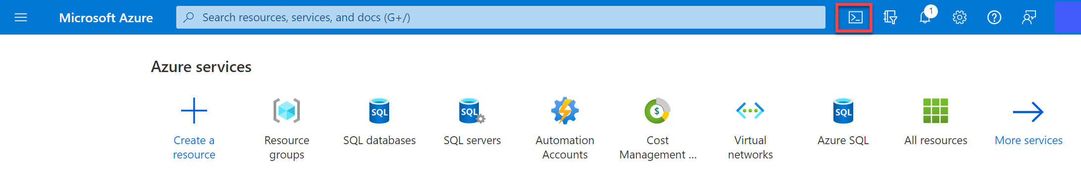 بدء تشغيل Cloud Shell بالنقر على الرمز الموجود على يمين مربع البحث العلوي