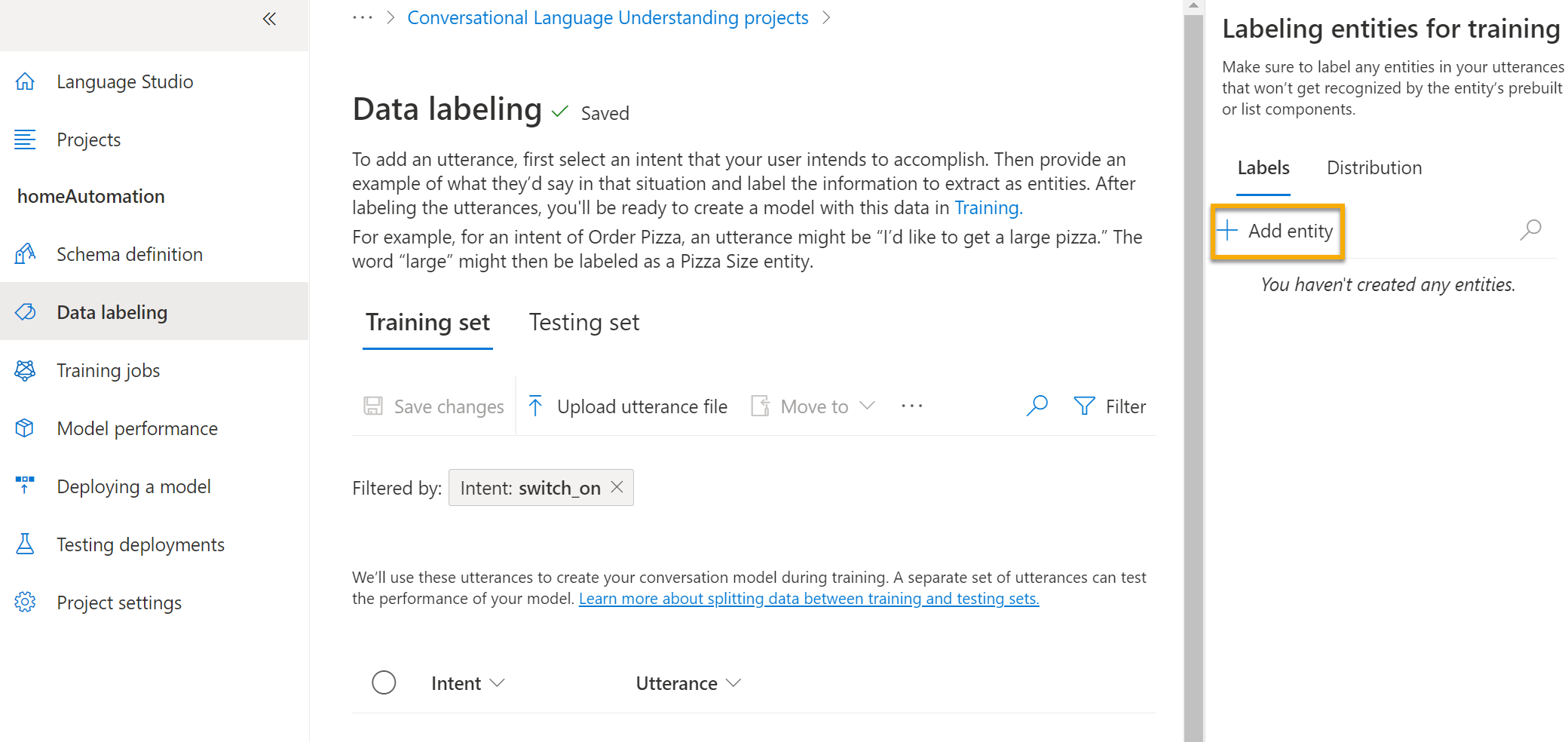 Fügen Sie eine Entität hinzu, indem Sie „Tags“ im Bereich „Entitäten für das Training markieren“ und dann „Entität hinzufügen“ auswählen.