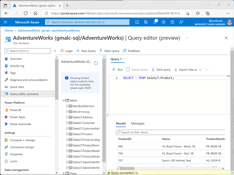 Screenshot del portale di Azure che mostra l'editor di query con i risultati della query.