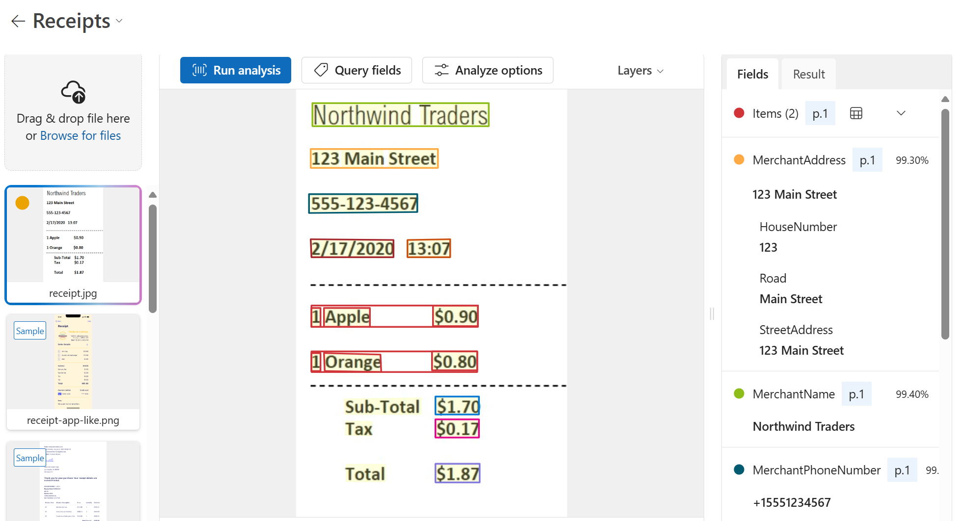 Capture d’écran du résultat de l’analyse des reçus dans le portail Azure AI Foundry, montrant des zones englobantes autour des champs de données et du texte dans ces champs extraits.