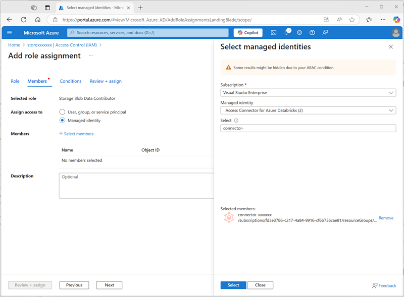 Captura de pantalla del panel Seleccionar identidades administradas de Azure Portal.