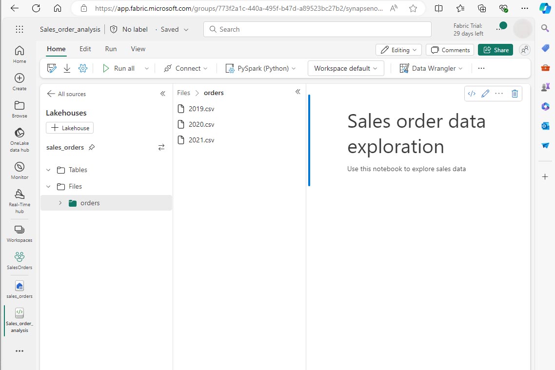 [エクスプローラー] ビューの CSV ファイルの画面画像。