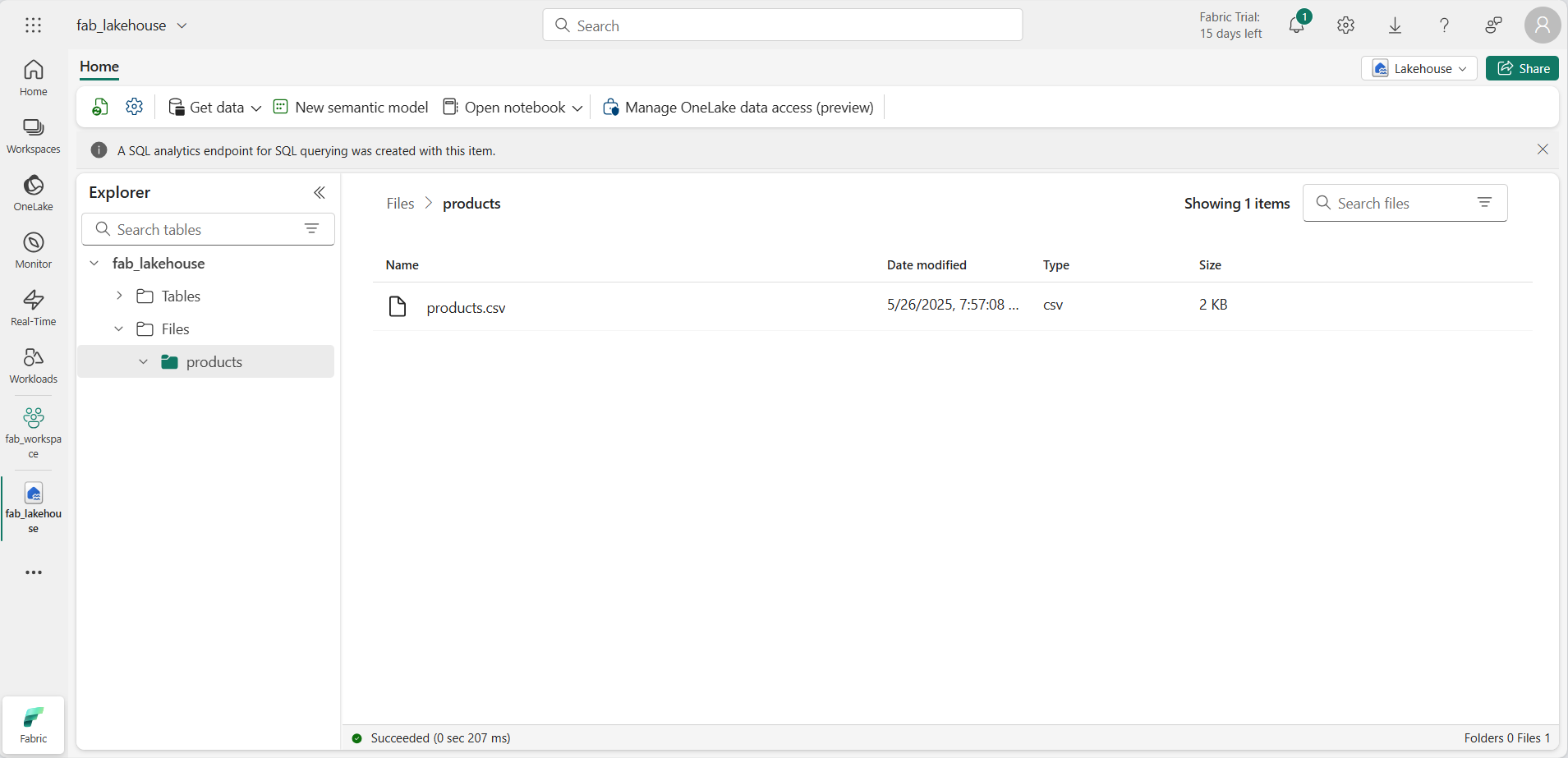 レイクハウスにアップロードされた products.csv の画面画像。
